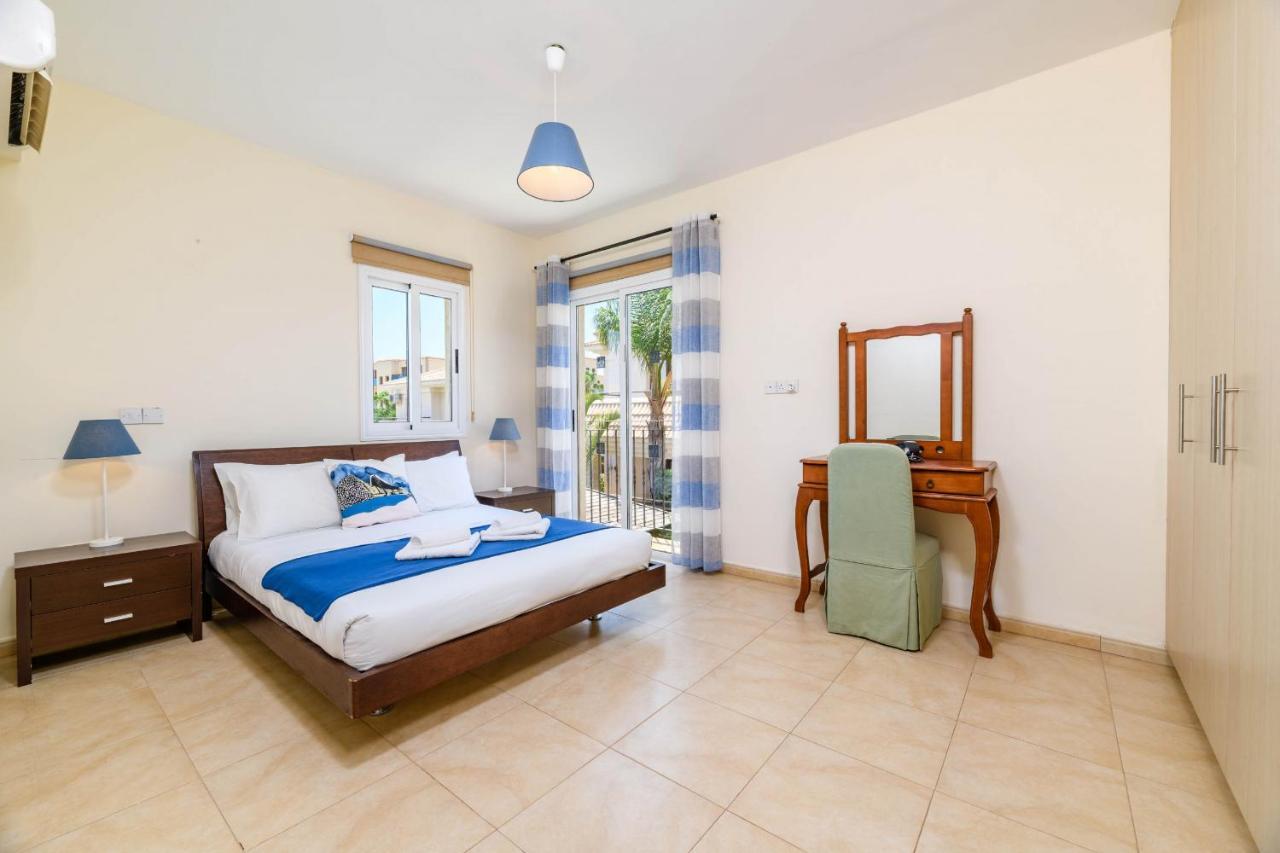 Blue Water Bay Villas Παραλίμνι Εξωτερικό φωτογραφία