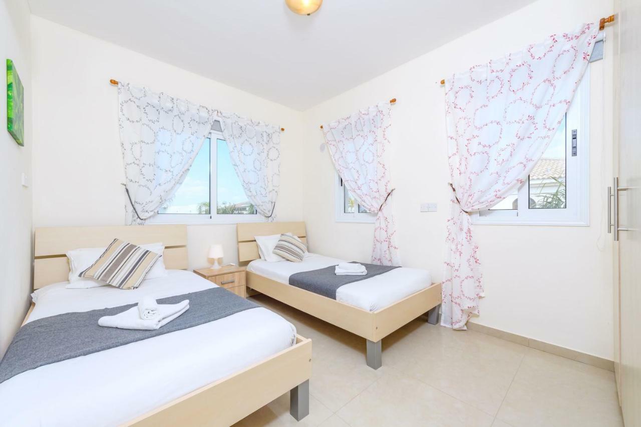 Blue Water Bay Villas Παραλίμνι Εξωτερικό φωτογραφία