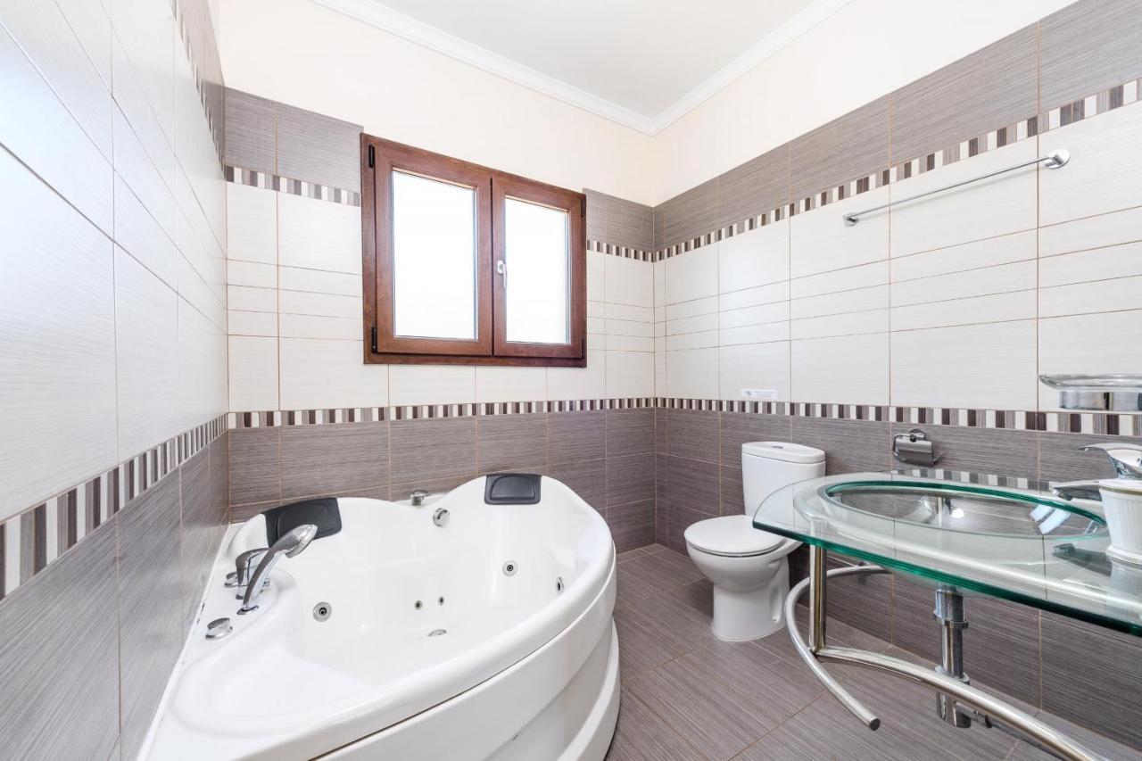 Blue Water Bay Villas Παραλίμνι Εξωτερικό φωτογραφία