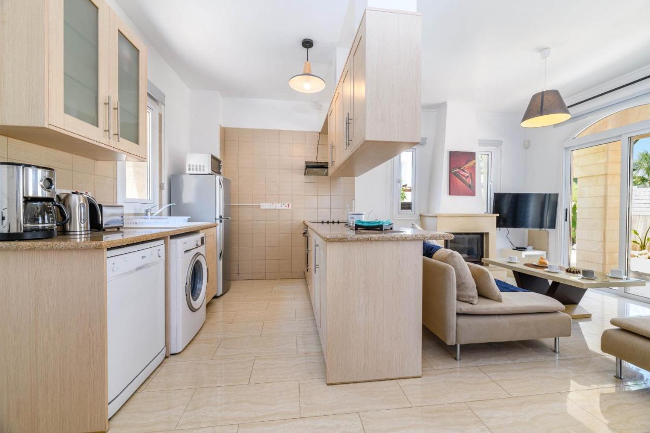 Blue Water Bay Villas Παραλίμνι Εξωτερικό φωτογραφία